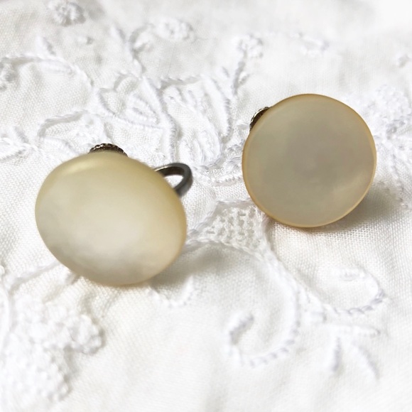 HOST PICK! Vintage Mother of Pearl Button Earrings - Picture 3 of 6